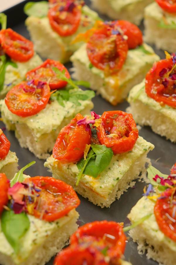 Focaccia & pesto