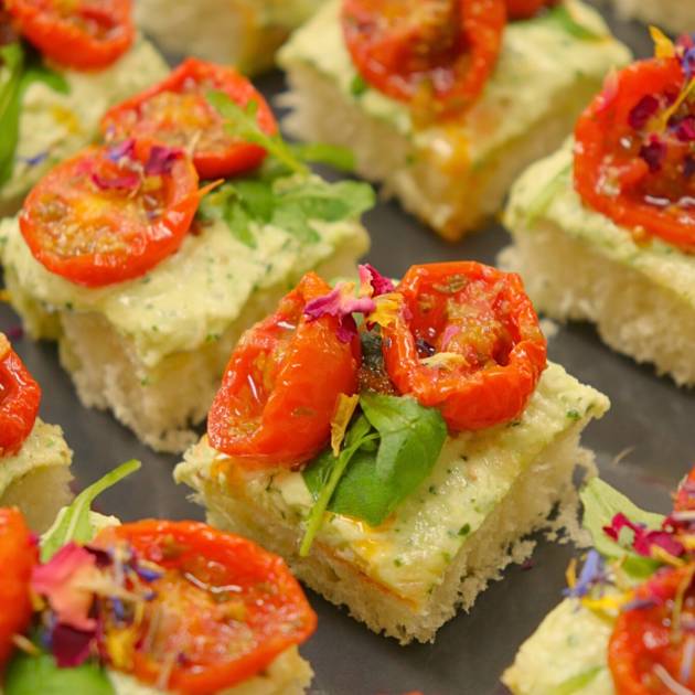 Focaccia & pesto