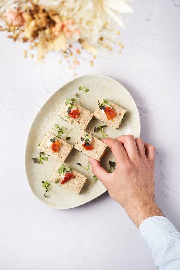 Cube de coeur de saumon pané aux herbes et à la pistache, crème citronnée et aneth – Image 14